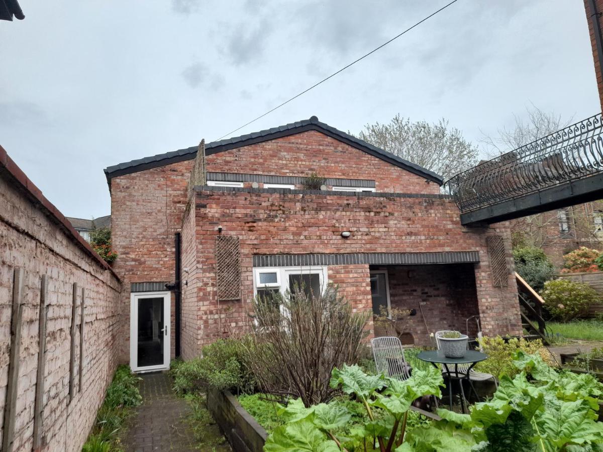 Queens One Urmston Ngoại thất bức ảnh